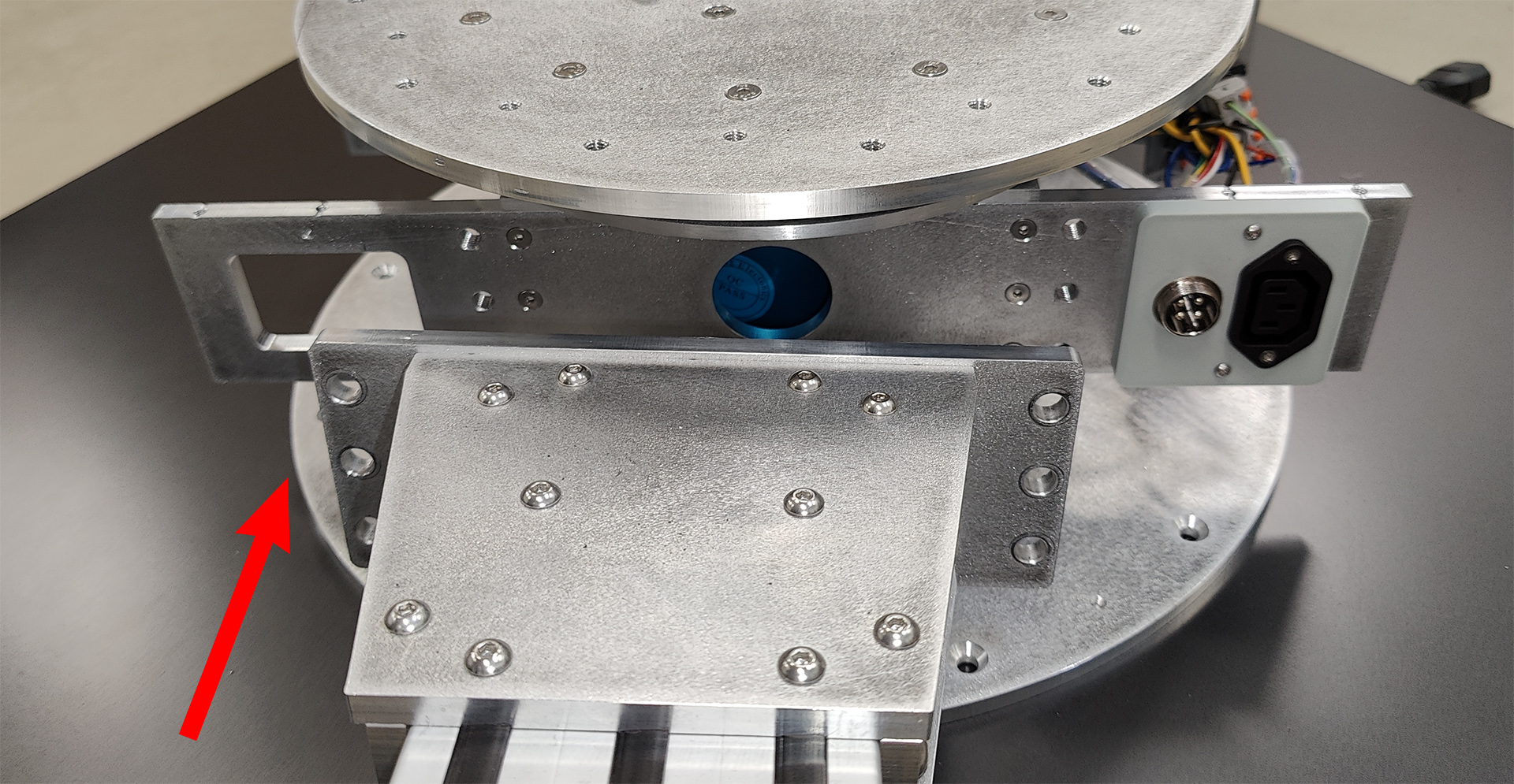 Column beam flange and mounting location